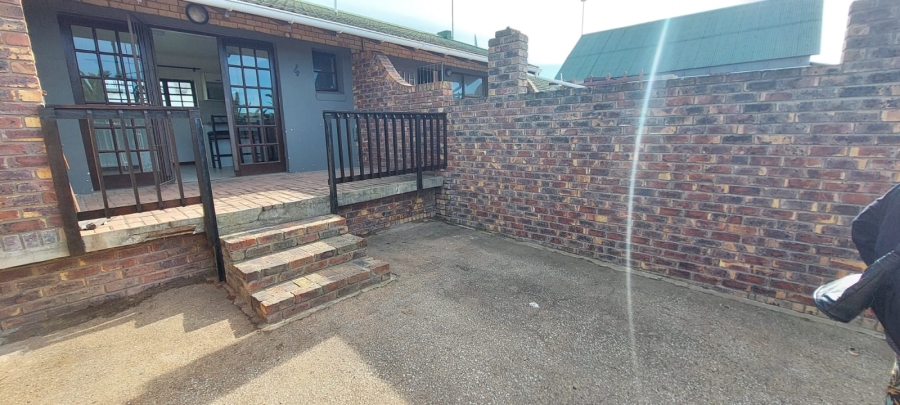 To Let 1 Bedroom Property for Rent in Ferreira Town Eastern Cape